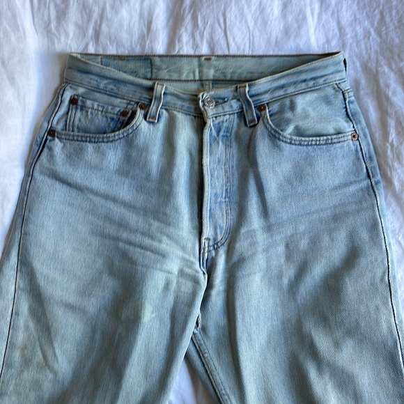 LEVI 501’S LIGHT WASH (aka ur lucky day) distressed straight leg W29 L30 - Picture 5 of 13